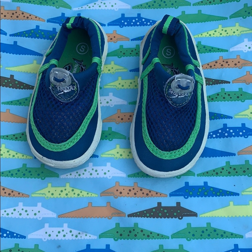 Speedo water shoes
